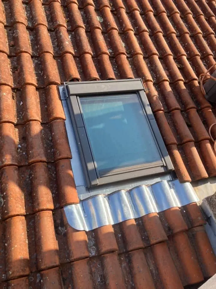 Finitions en zinc sur une toiture