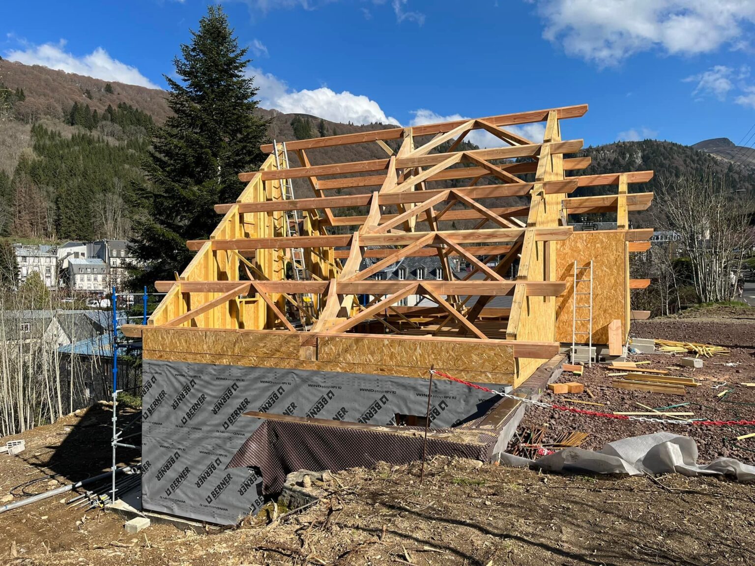 Charpentier Riom pose votre charpente neuve avec soin